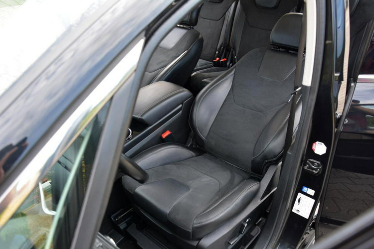 Ford S-Max 7-foteli Full Led Radar Navi Sķóry Panorama Convers 2xParkt Alu18 zdjęcie 20