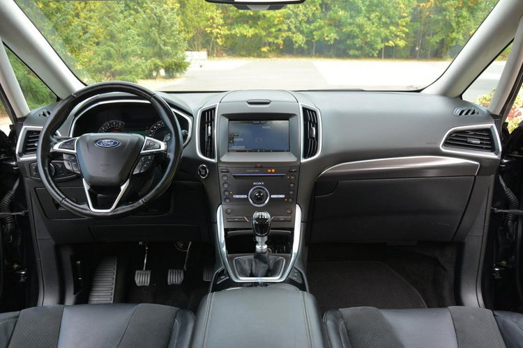 Ford S-Max 7-foteli Full Led Radar Navi Sķóry Panorama Convers 2xParkt Alu18 zdjęcie 22