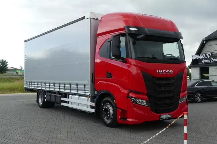 Iveco S WAY 460 / FIRANKA 8.10m / EURO 6 / KLIMATYZACJA POSTOJOWA / zdjęcie 5