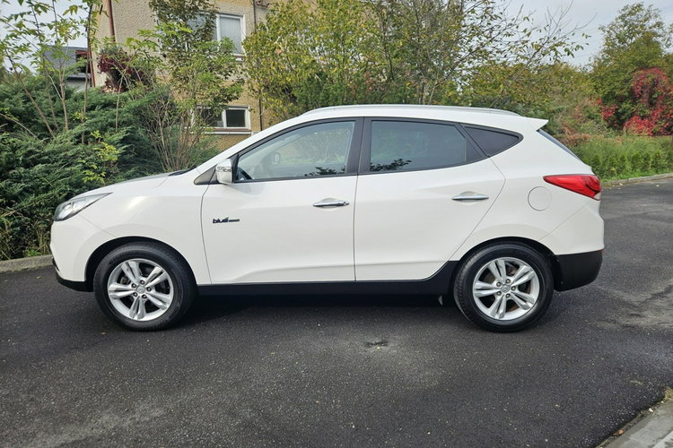 Hyundai ix35 100% Fabryczny Lakier Panorama Kamera Bogate Wyposażenie zdjęcie 3