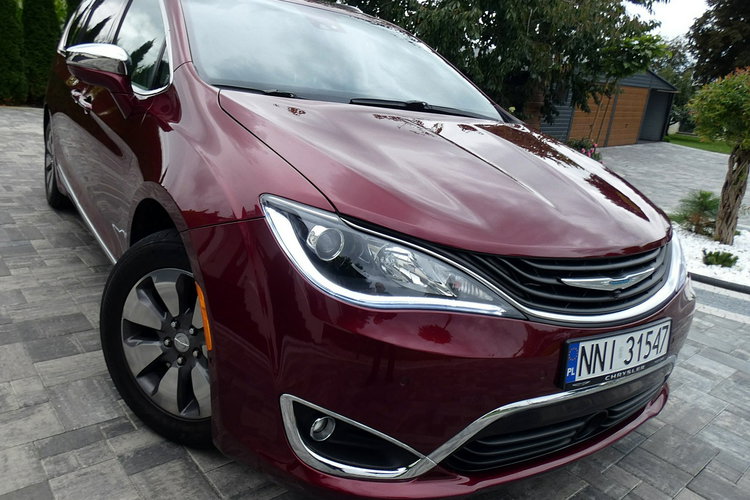 Chrysler Pacifica zdjęcie 13