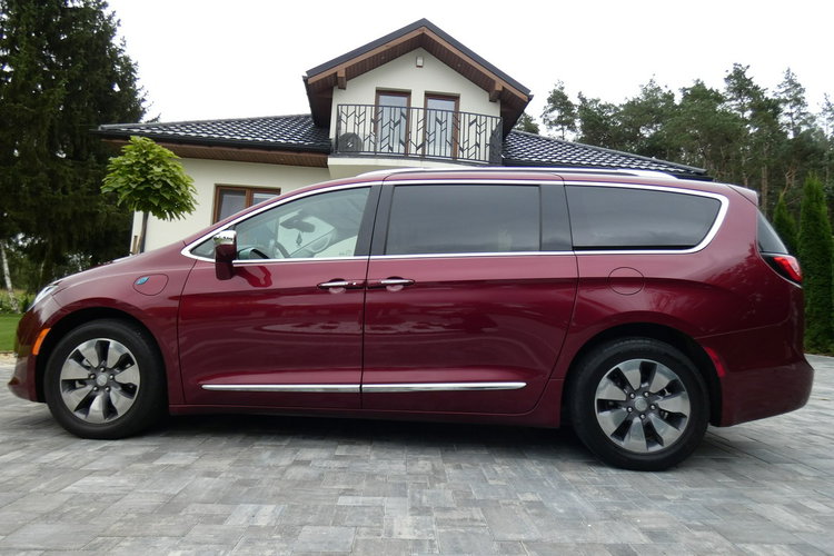 Chrysler Pacifica zdjęcie 15