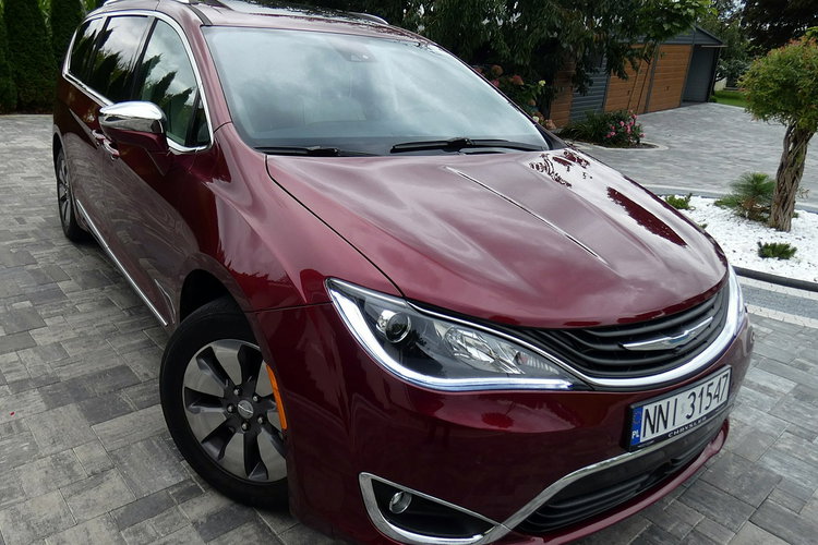 Chrysler Pacifica zdjęcie 17