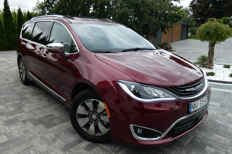 Chrysler Pacifica zdjęcie 2