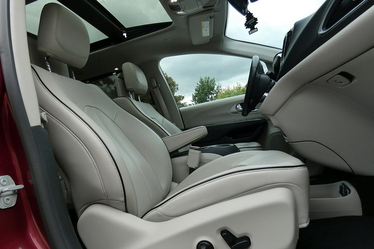 Chrysler Pacifica zdjęcie 22
