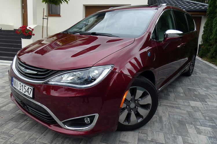 Chrysler Pacifica zdjęcie 23