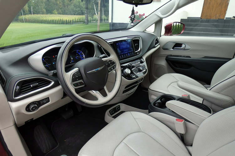 Chrysler Pacifica zdjęcie 28