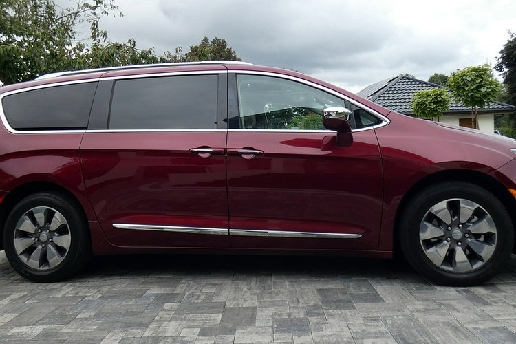 Chrysler Pacifica zdjęcie 30