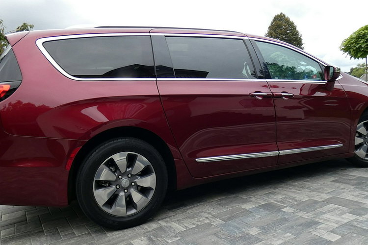 Chrysler Pacifica zdjęcie 8