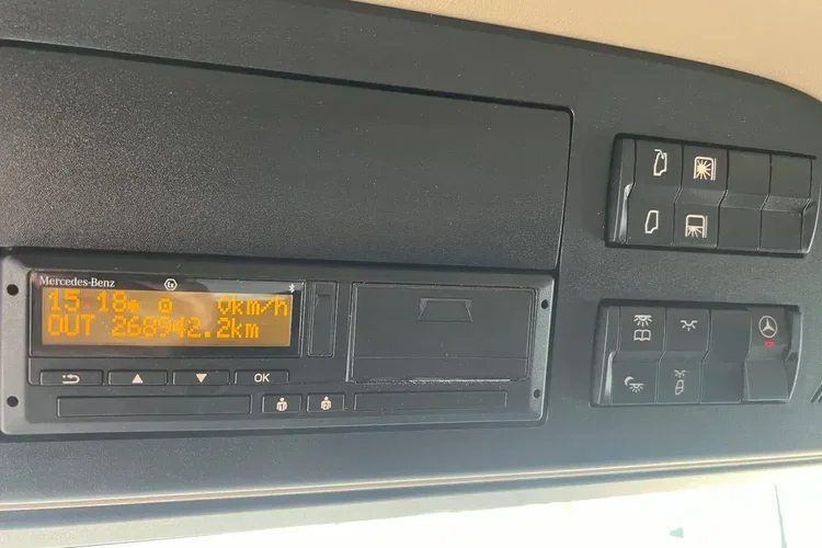 Mercedes ACTROS L GIGA SALONKA TOP WYPOSAZENIE zdjęcie 18