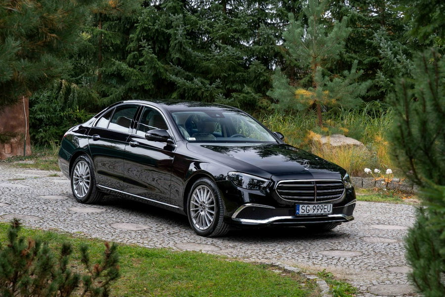 Mercedes E 220 d 4MATIC / Exclusive / Serwis ASO / Salon PL / Bezwypadkowy / FV zdjęcie 