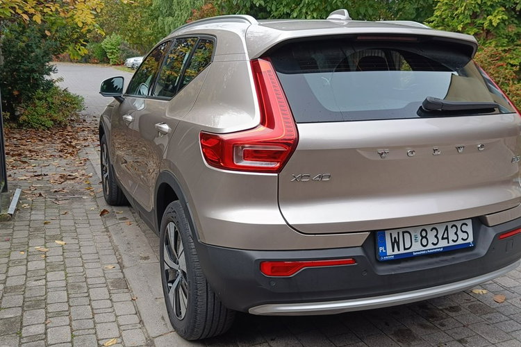 XC 40 VOLVOXC40 B3 2.0 Core aut, salon Polska , bezwyp, F-ra VAT-23, st.bdb zdjęcie 4