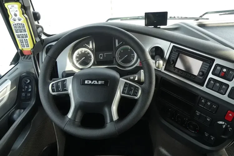 DAF XF 106.510 / 6x2 / HAKOWIEC / RETARDER / EURO 6 / OŚ SKRĘTNA / zdjęcie 26