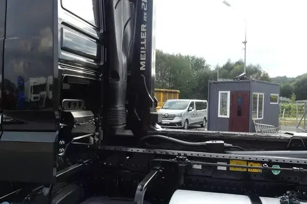 DAF XF 106.510 / 6x2 / HAKOWIEC / RETARDER / EURO 6 / OŚ SKRĘTNA / zdjęcie 33