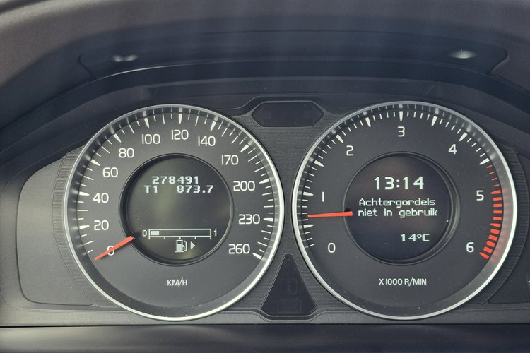 Volvo XC 60 2.0D4 Serwis.Ocean Race.Alu.Navigacja.Ledy.Skóry.Podg.Fotele. zdjęcie 36