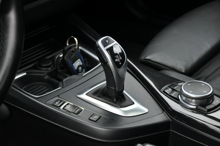 BMW 125 2.0d(218KM) M-Pakiet Xenon Ringi Navi Szyber Skóry HarmanKardon Alu18" zdjęcie 35
