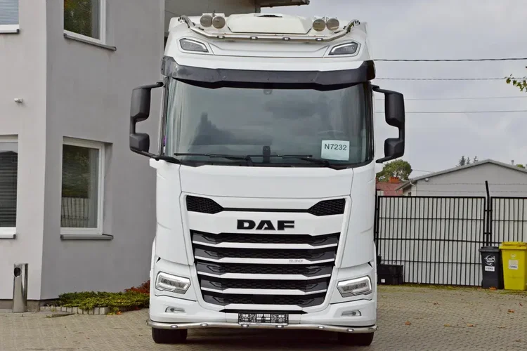 DAF XG 530 / ZF INTARDER / FULL LED / TRĄBY /KLIMA POST. / ALUFELGI zdjęcie 37