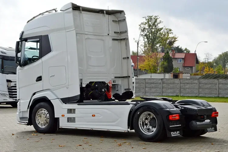 DAF XG 530 / ZF INTARDER / FULL LED / TRĄBY /KLIMA POST. / ALUFELGI zdjęcie 9