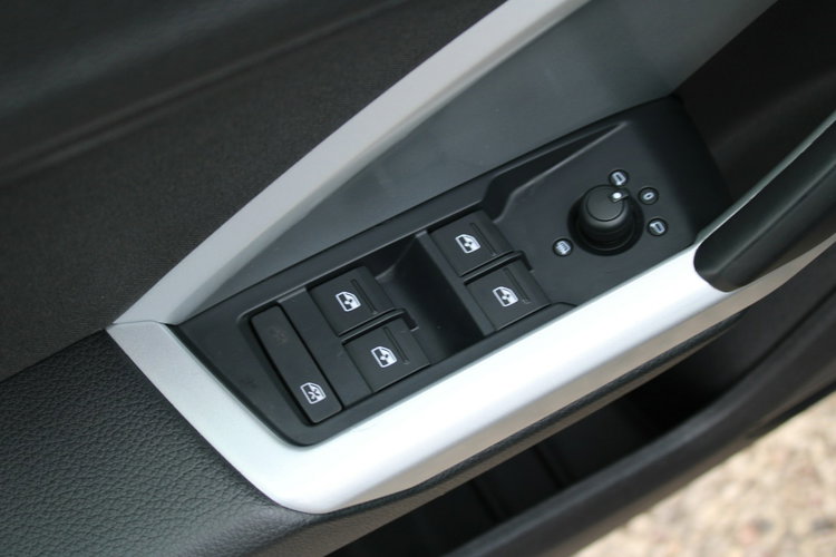 Audi Q3 VIRTUALN netto 69024PLN Gwarancja Salon Polska G.Fotele zdjęcie 15
